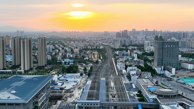 4K高铁站晚霞夕阳合集