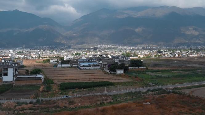 乡镇旁田间公路