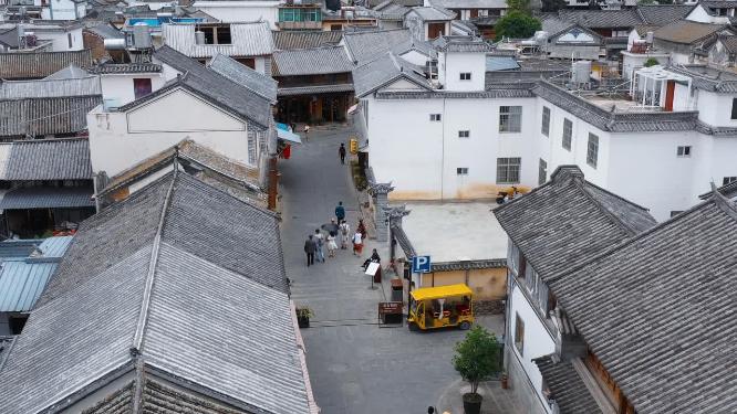 喜洲古镇小街小巷游客航拍