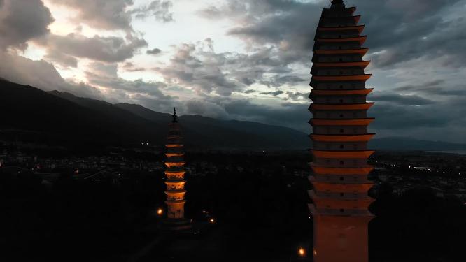 夜幕降临大理古塔航拍