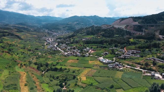 山区农村视频深藏云南山区农村民居乡镇