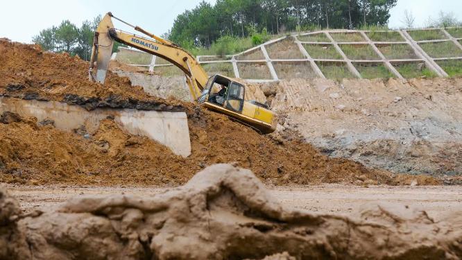 挖机公路建设施工