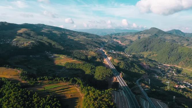 云南山区高速公路远景