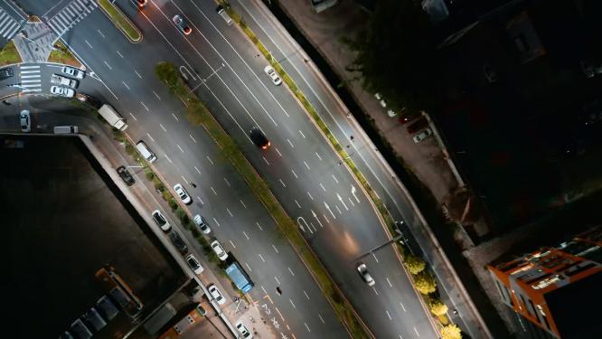 城市夜景视频夜晚道路汽车近景视频