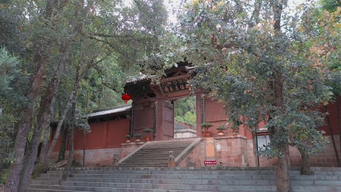 云南巍宝山南诏土主庙