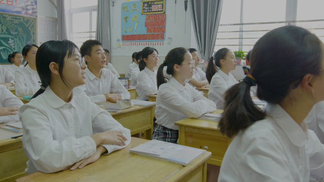 校园学生课堂朗诵