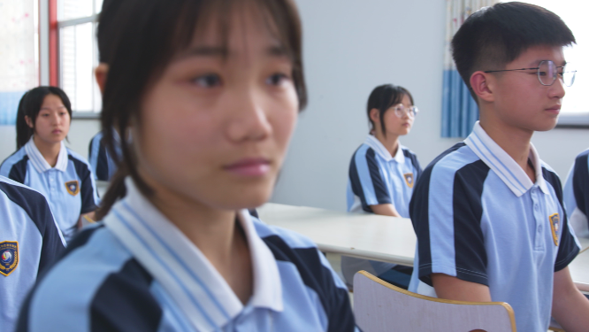 校园学生烹饪课学习