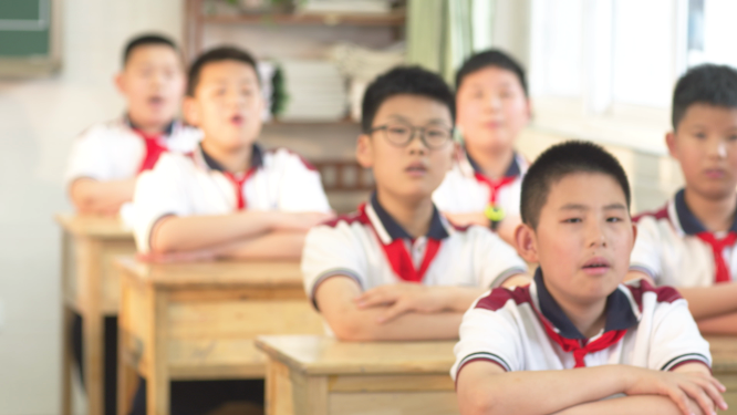 校园课堂学习学生朗诵