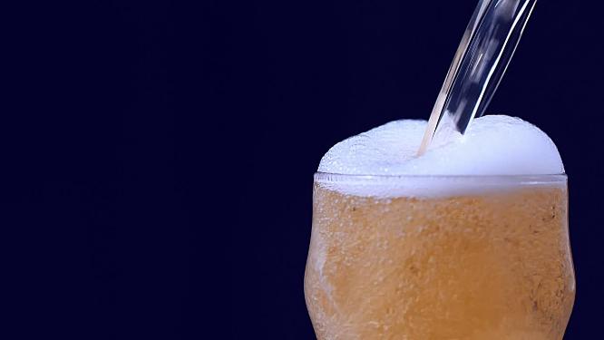 啤酒