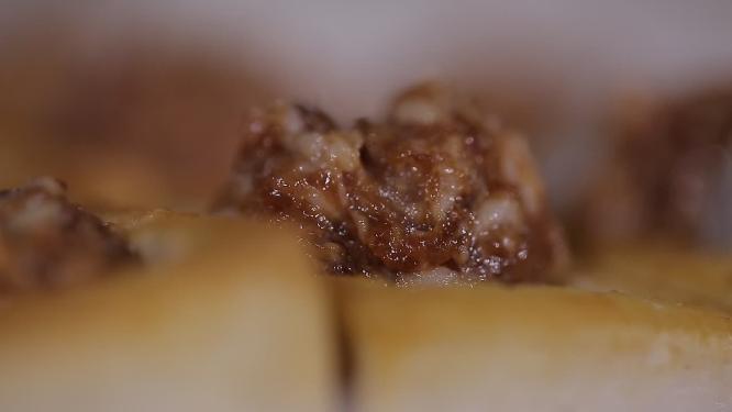 制作豆腐盒子豆腐酿肉特写