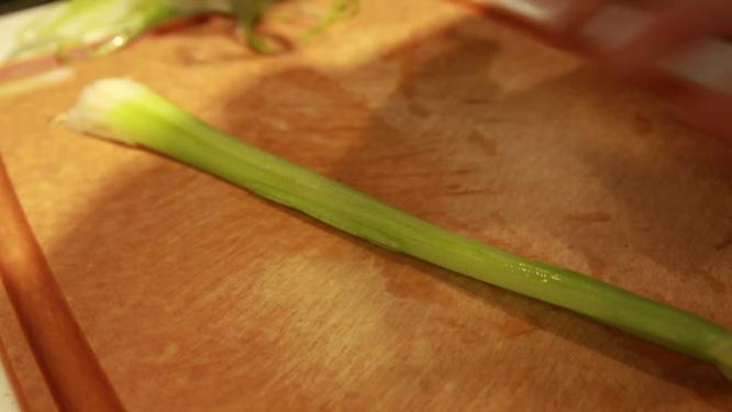 去芹菜纤维处理芹菜