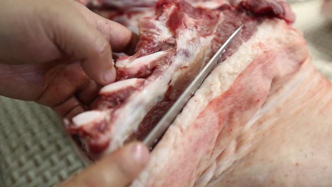 猪肉剔骨切分猪肉