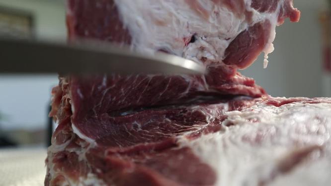 猪肉剔骨切分猪肉