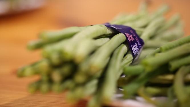一捆长豆角