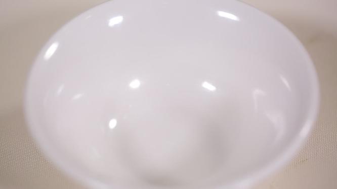 一碗清水白酒