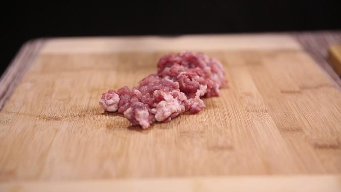 案板剁肉馅