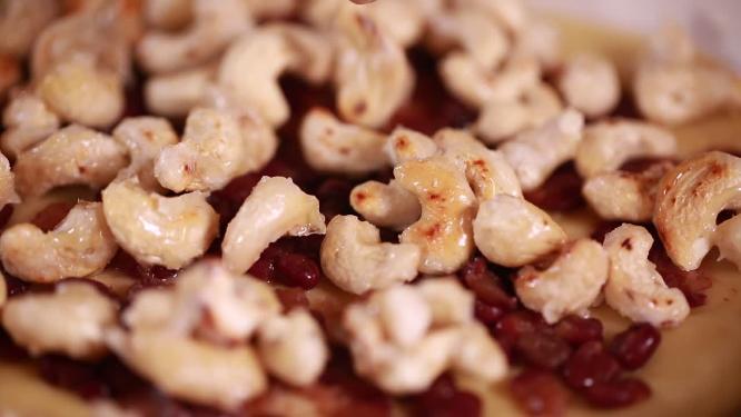 腰果红豆饼制作