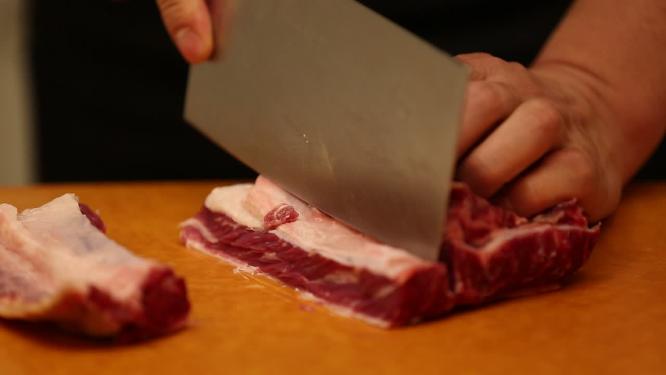 大厨切牛腩牛肉料理
