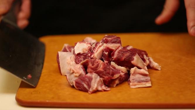 大厨切牛腩