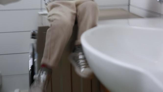 孩子儿童拒绝刷牙