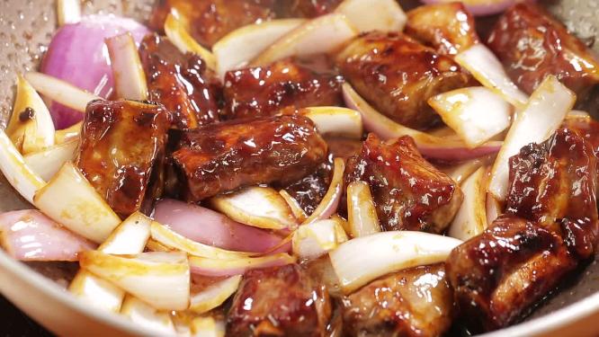 美食干锅排骨制作