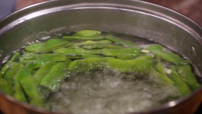 沸水煮制扁豆去皂甙