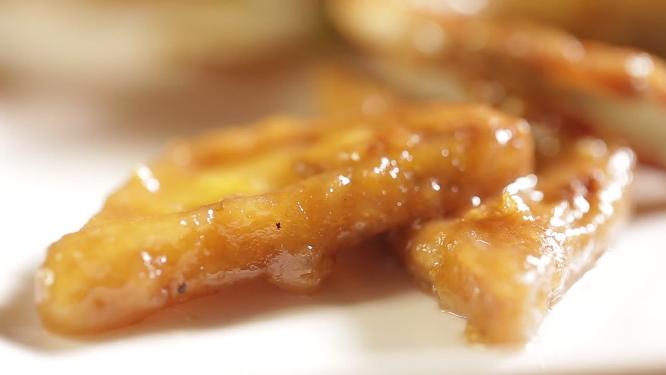 海鲜美食烧豆腐螃蟹和豆腐