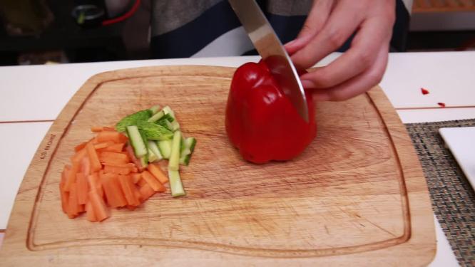 红椒柿子椒甜椒彩椒蔬菜食材