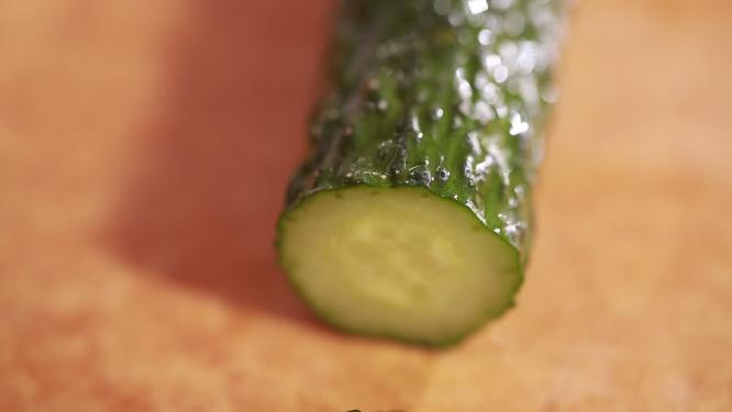 切夏季清凉黄瓜