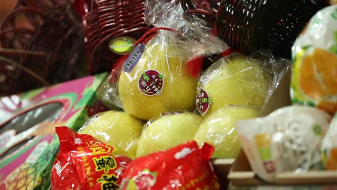 菜市场卖水果柚子橙子俯拍视角