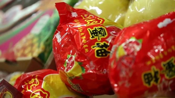 菜市场卖水果柚子