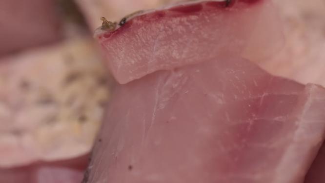 葱姜水腌制鱼肉去腥