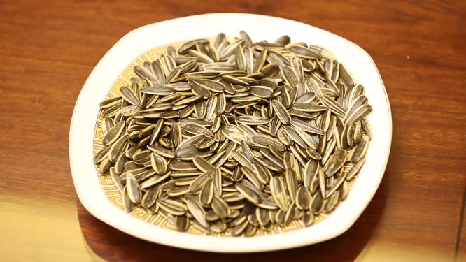 过年干果零食瓜子