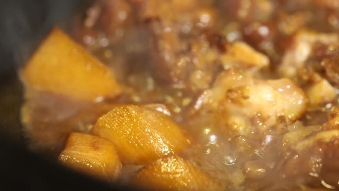 家常炖肉土豆红烧肉