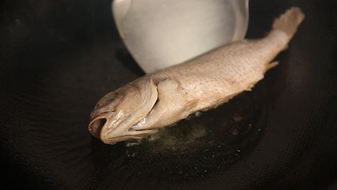 家庭炸鱼煎鱼