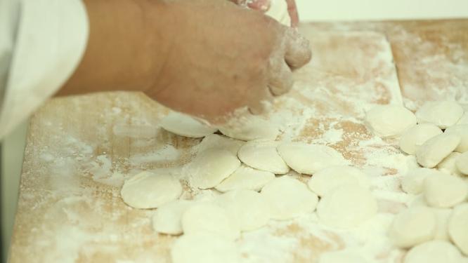快速擀饺子皮绝活