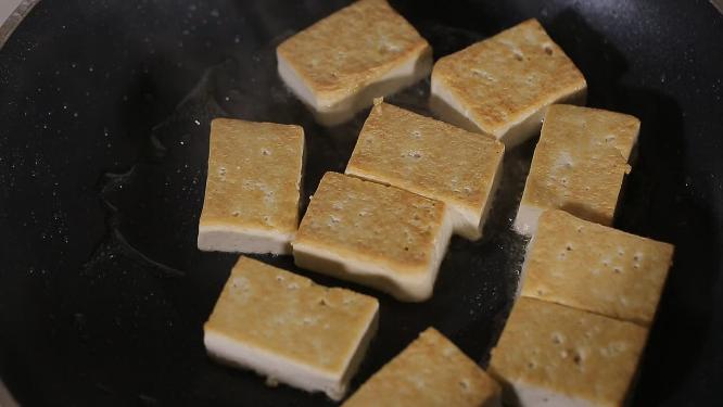 煎豆腐炸豆腐臭豆腐