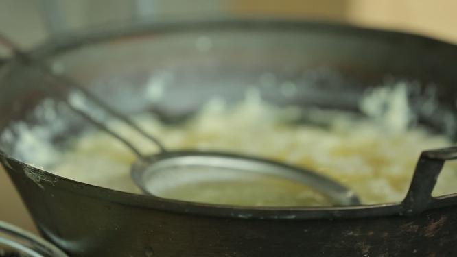 卤水点豆腐古法豆腐沉淀过滤6