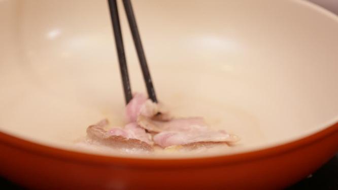 平底锅少油煎鱼肉3