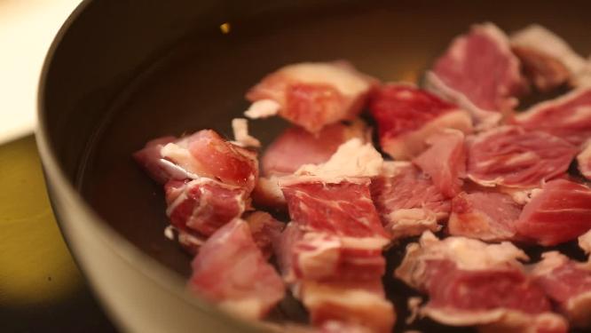 水焯牛肉去血沫4