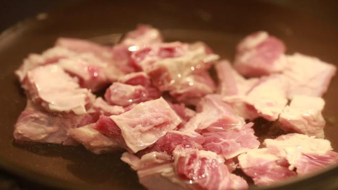 清水焯牛肉煮牛腩去血沫4