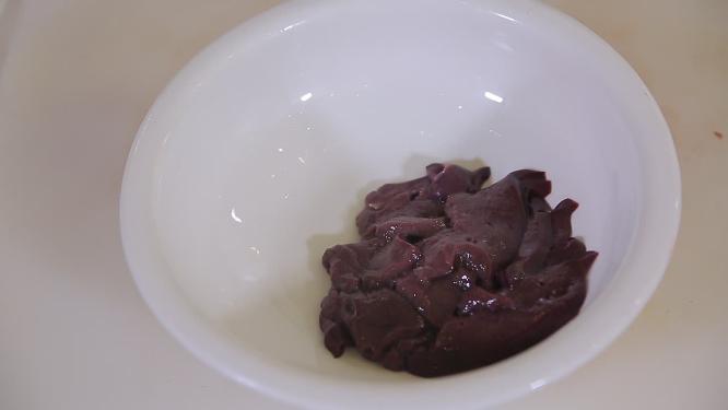 清洗猪肝肝脏去血沫