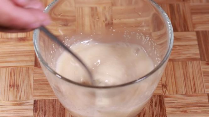 温水冲泡酵母粉4