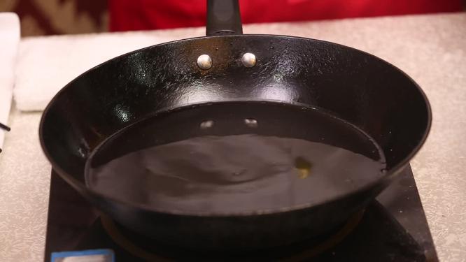 热油炸香酥小排
