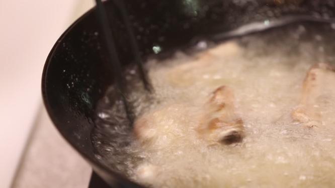 热油炸香酥小排7