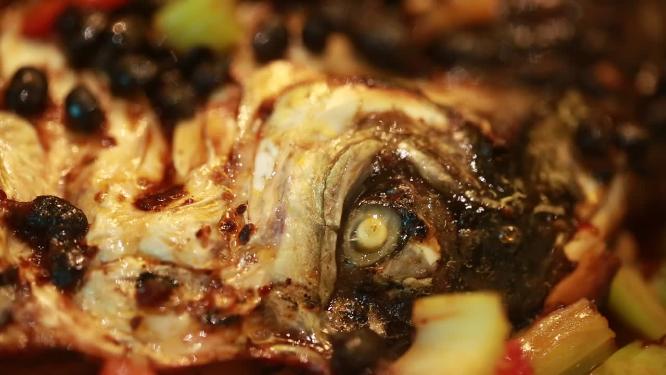 网红美食豆豉烤鱼