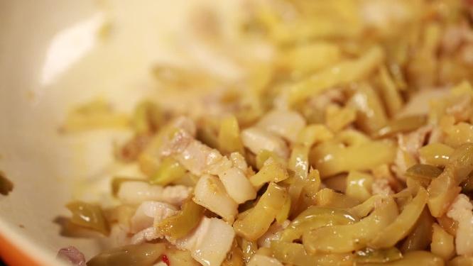 肉丝炒榨菜