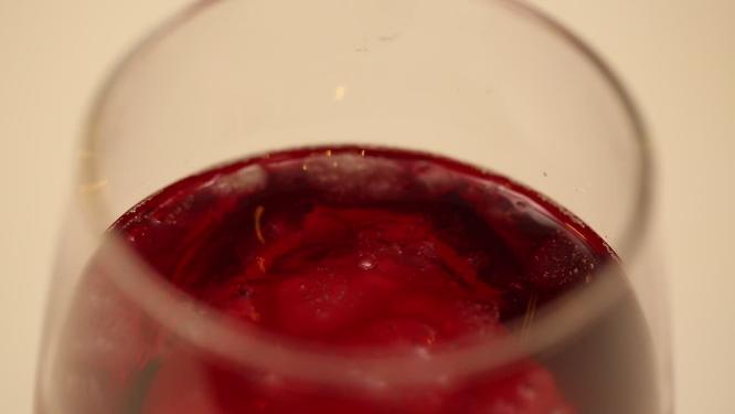 苏打红酒调鸡尾酒5