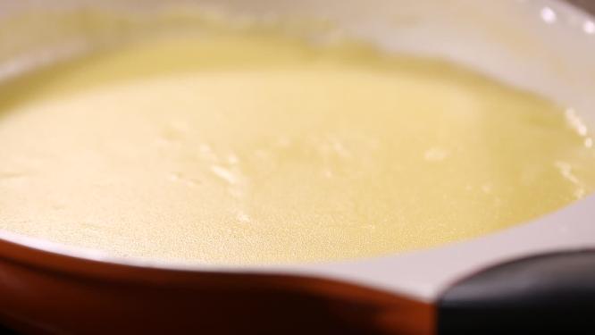 融化棒子面熬粥 