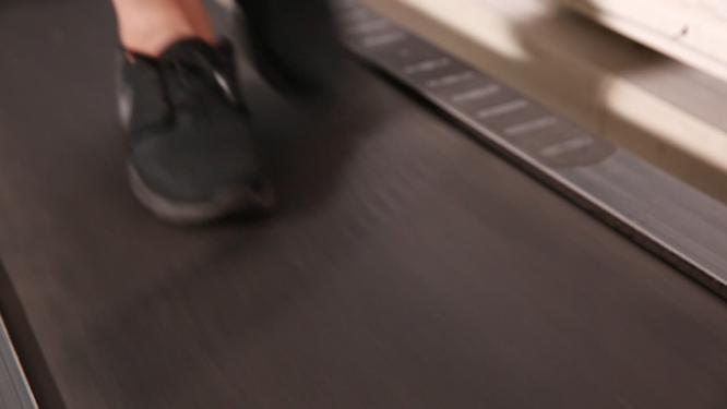 跑步走步健身锻炼跑步机